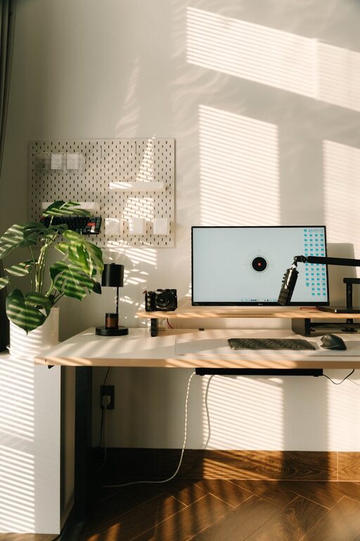 How to Create a Cozy and Inviting Home Workspace